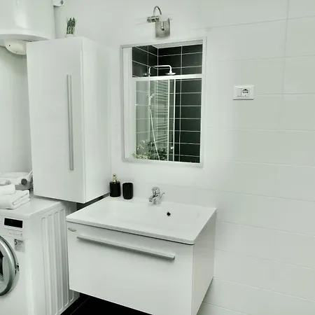 Mario - With Pool Apartment