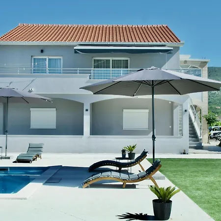 Apartment Mario - With Pool