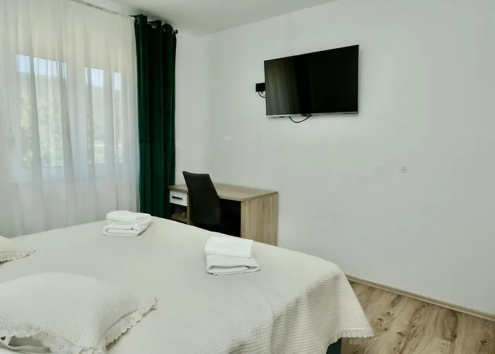 Mario - With Pool Apartamento Primorski Dolac