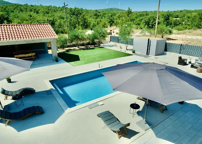 Mario - With Pool *