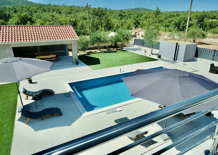Mario - With Pool